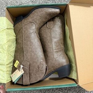 Roper Taupe Western-Style Mid-Calf Heeled Boots